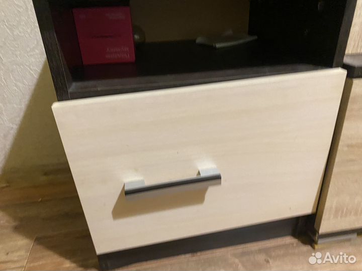 Тумба прикроватная