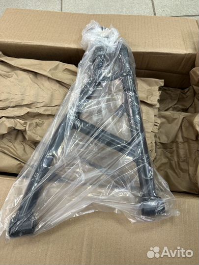 Рычаг передний верхний правый BRP Can-Am 706201797