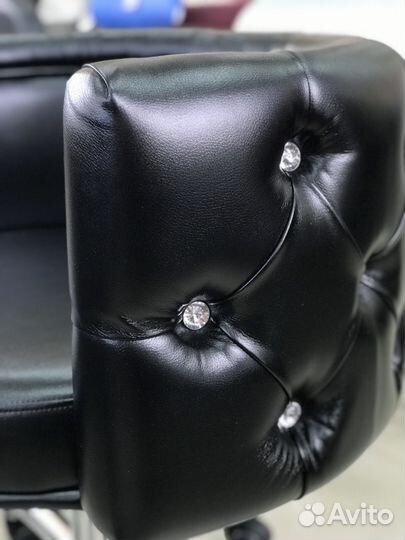 Кресло клиента Зефир с каретной стяжкой