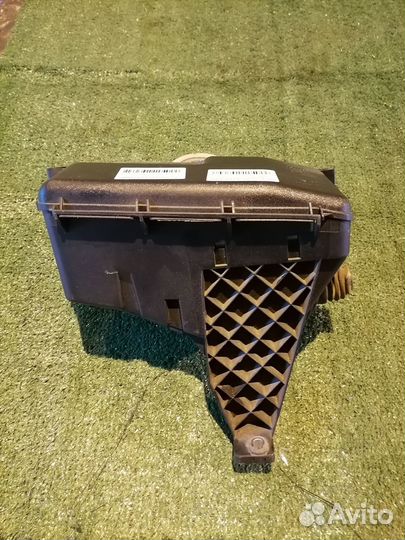 Блок предохранителей 8690698 Volvo XC70 SZ