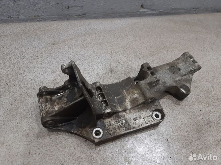 Кронштейн генератора VAG для VW audi Skoda