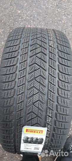 Pirelli Scorpion Winter 285/35 R22 106V