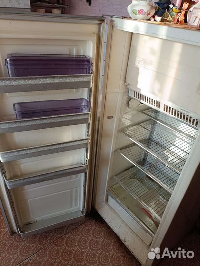 Холодильник бу ЗИЛ в рабочем состоянии