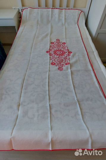 Скатерть льняная с вышивкой 140х220см