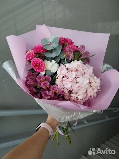 Букет с гортензией