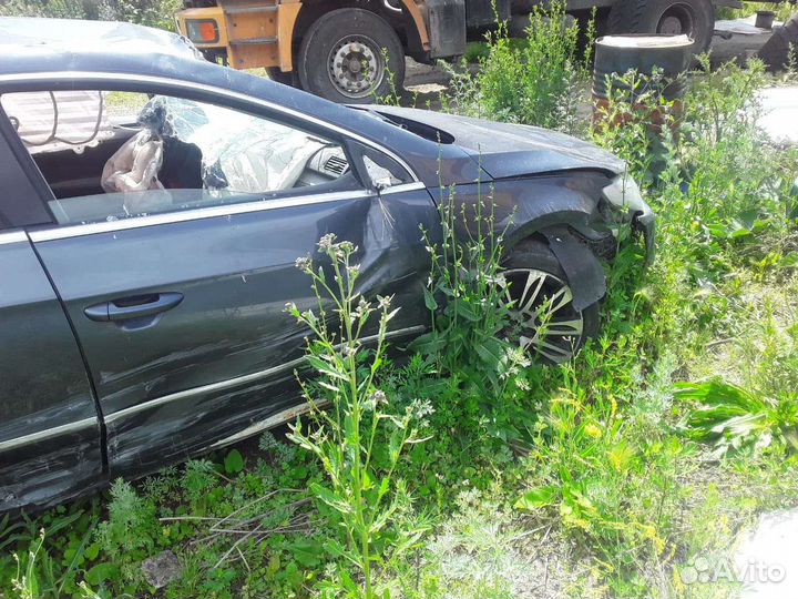 Volkswagen Passat CC 2.0 AT, 2011, битый, 250 000 км