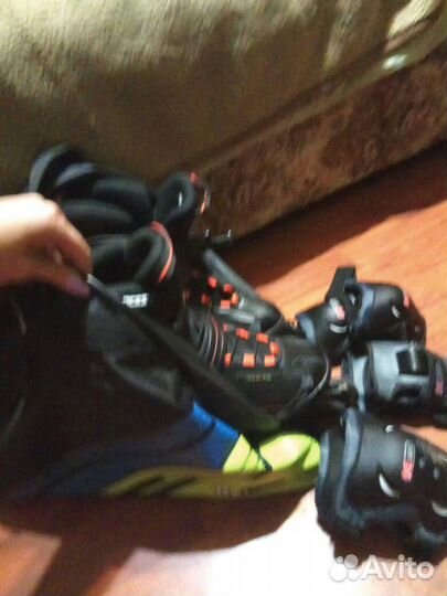 Продаю ролики 42 р-р сумка к ним и защита