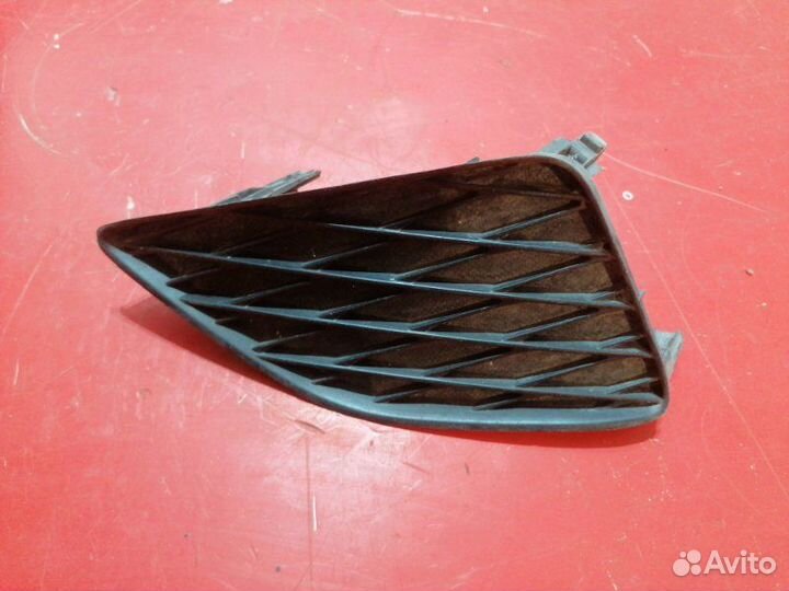 Заглушка бампера Toyota Corolla