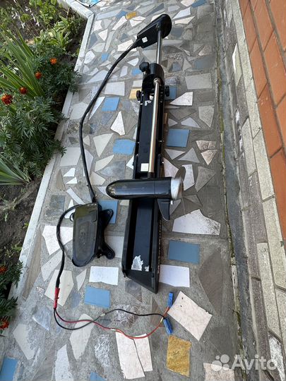 Троллинговый мотор Motor Guide