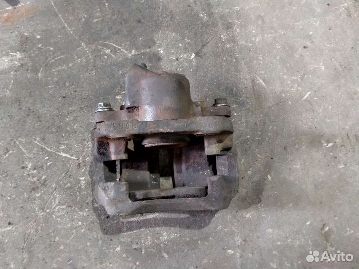 Суппорт передний renault clio 2