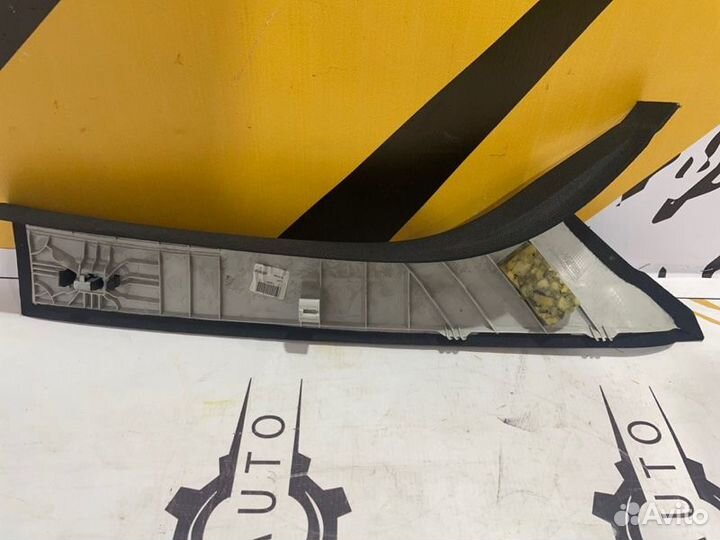 Обшивка стойки левая L Mercedes W253 2 2018