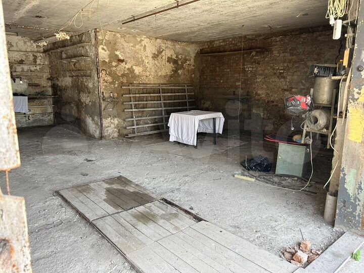 Гараж, > 30 м²