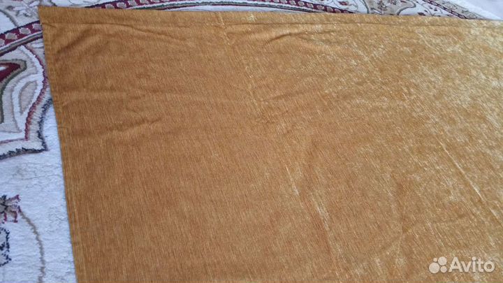 Штора из золотистого шенилла