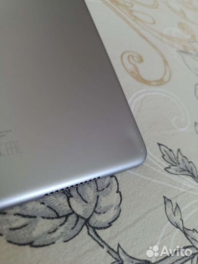 iPad pro 9.7 2016 32gb Cellular + Lightning 3метра