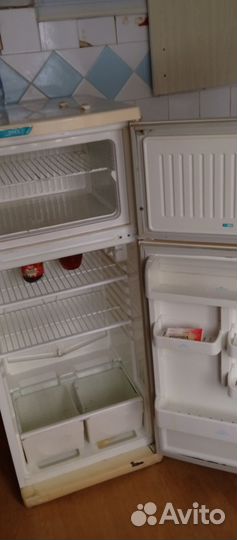 Холодильник Stinol 242Q-002 бу