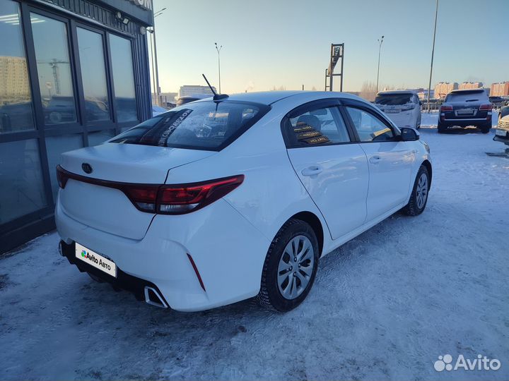Kia Rio 1.4 AT, 2021, битый, 87 000 км