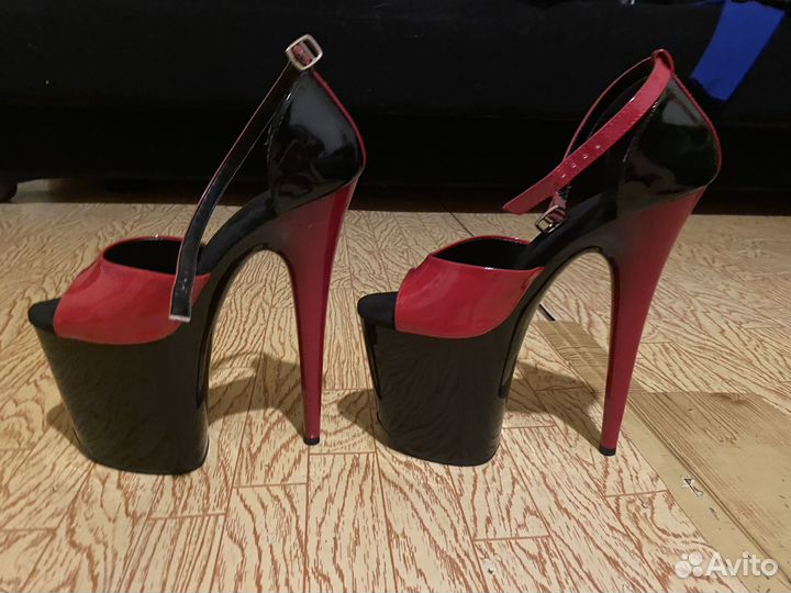 Стрипы босоножки тройки