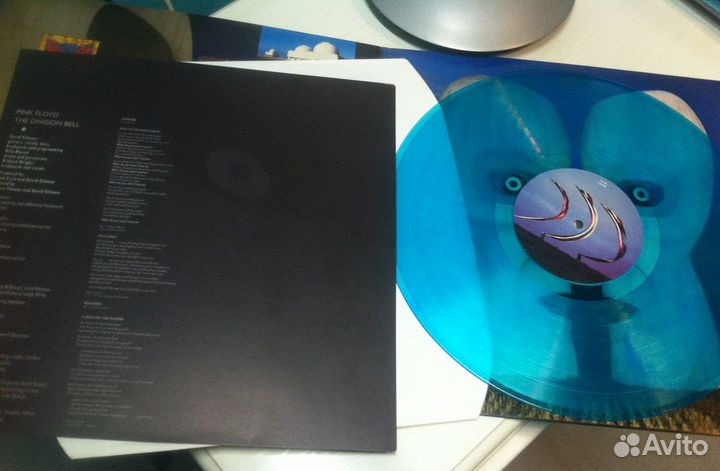 Pink Floyd – The Division Bell (1994, Blue LP)
