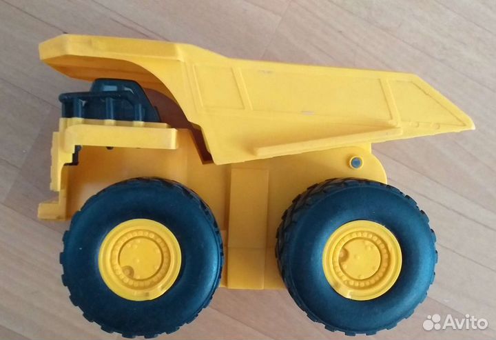 Игрушечный самосвал Caterpillar