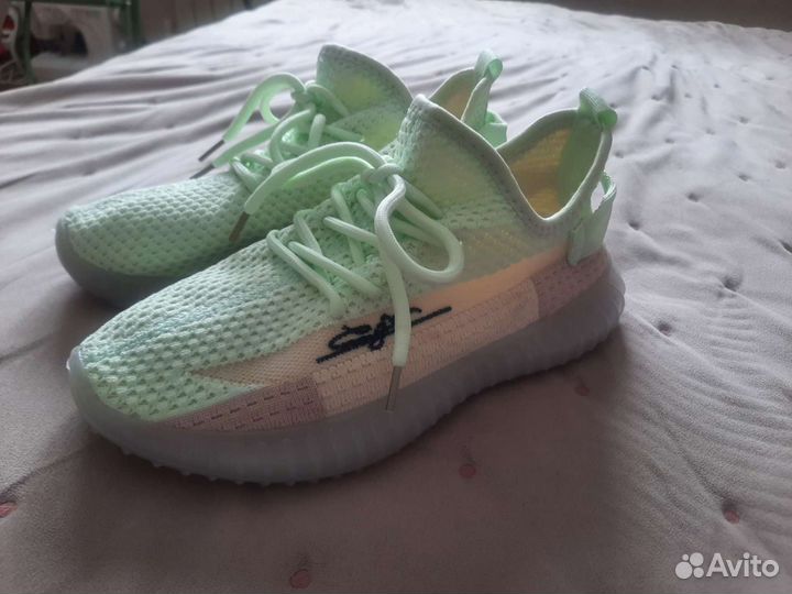 Кроссовки женские 38 размер новые