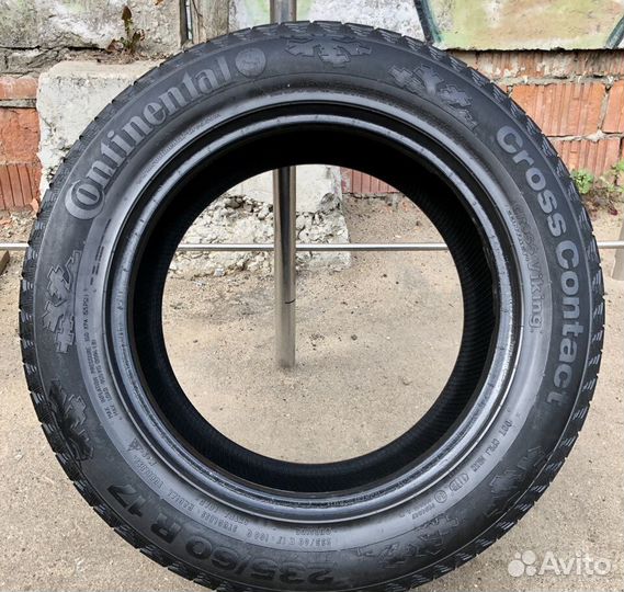 Continental ContiCrossContact Viking 235/60 R17