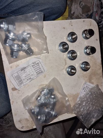 Гайки крепления колёс M21