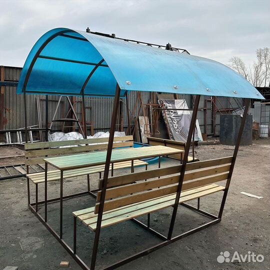 Беседка из поликарбоната для дачи