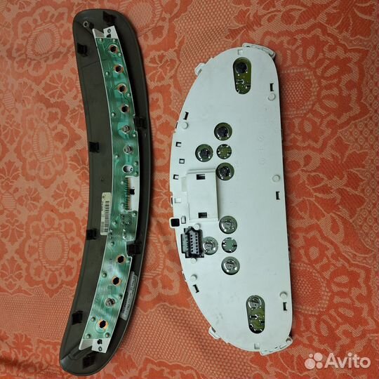 Приборка с инфоцентром Крайслер Вояджер 4