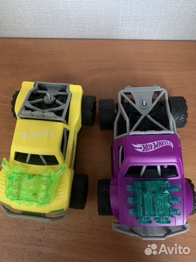 Машинки hotwheels внедорожники 2 шт