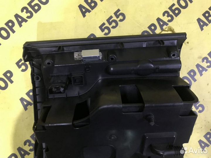 Бардачок основной VW Golf Plus 2005-2014