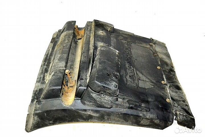 Крыло ведущего моста, заднее правое mercedes-benz