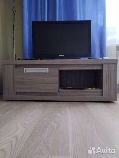 Тумба под телевизор