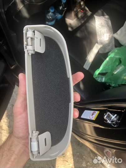 Футляр для очков в авто