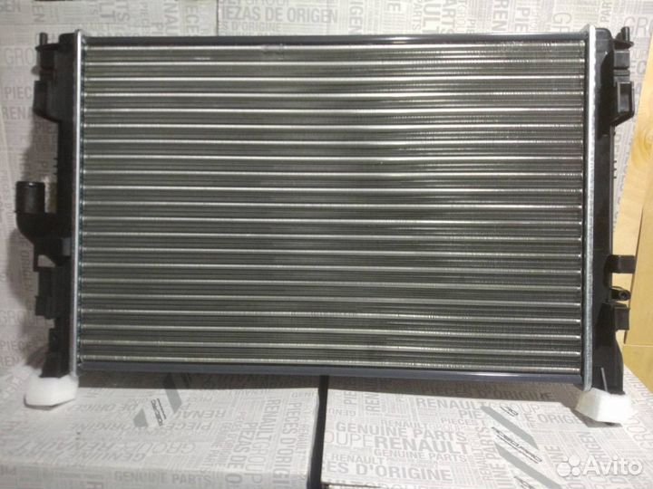 Радиатор ожлаждения Logan Largus Almera G15 Sander