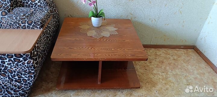 Журнальный столик