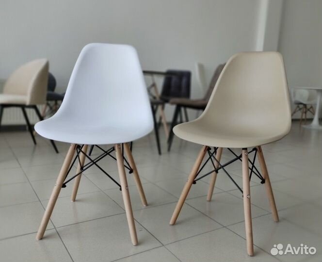 Стулья новые кухонные Eames