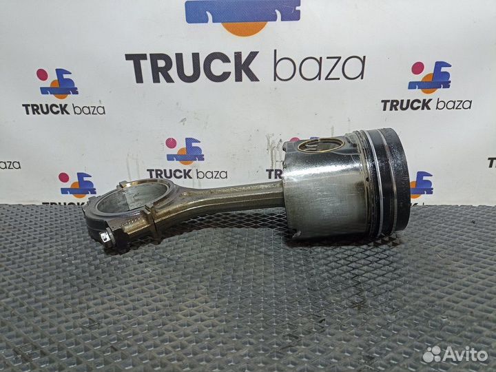 4600300220 Поршень с шатуном