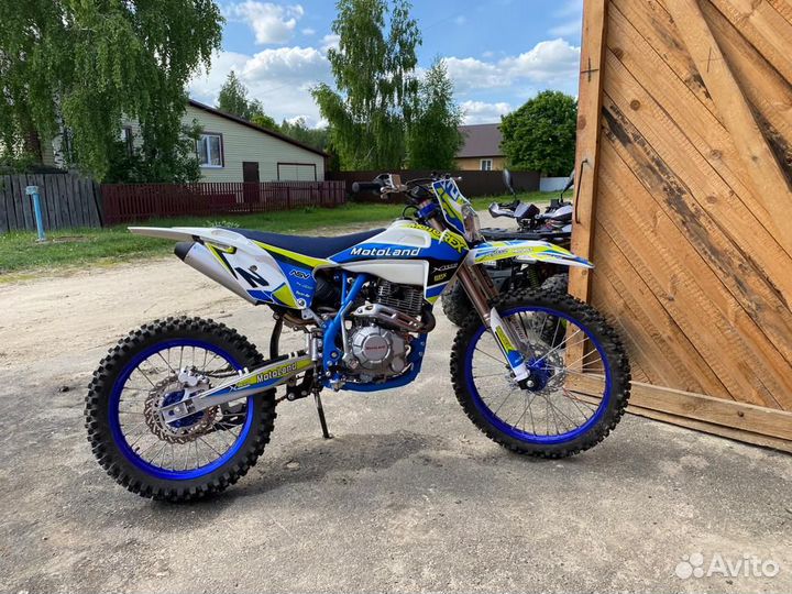 Кроссовый мотоцикл MotoLand