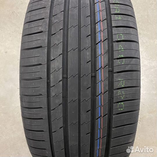 Tracmax X-Privilo RS01+ 285/40 R22 110Y