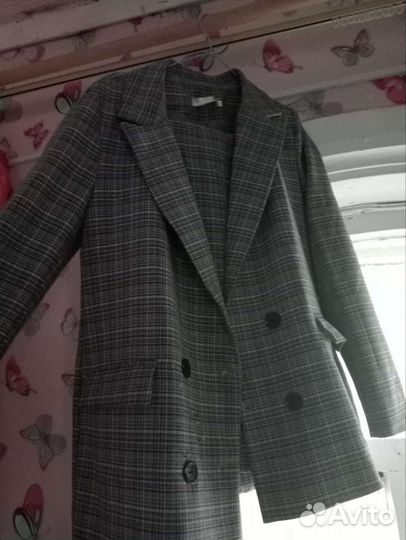 Брючный костюм женский 46 размер