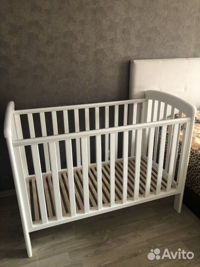 Детская кроватка