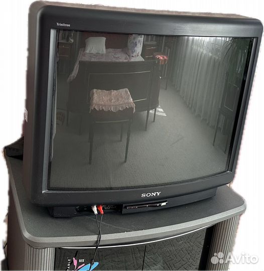 Телевизор Sony Trinitron (диагональ 72 см)