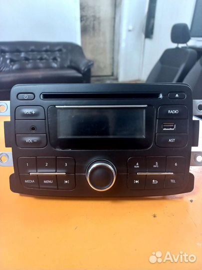 Магнитофон штатный LADA X Rey