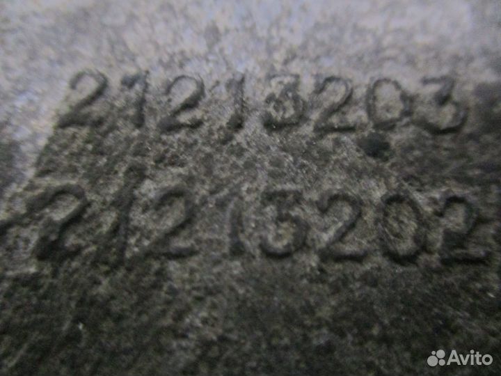 Кронштейн заднего крыла Volvo 21213202