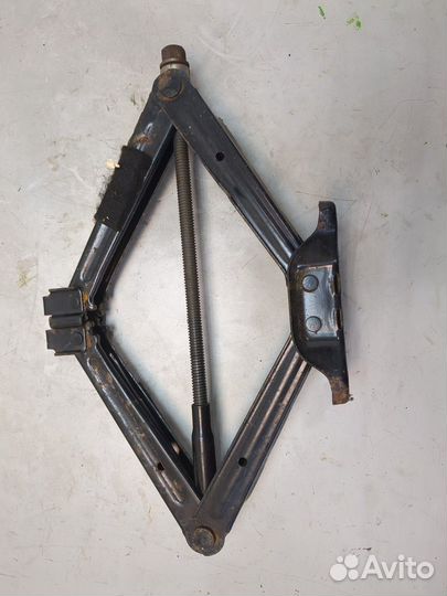 Домкрат Ford Explorer, 2013