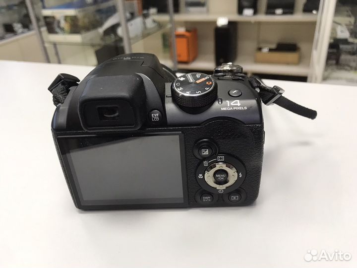 Компактная камера FujiFilm FinePix S4300