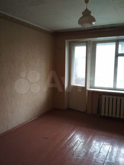 Доля в 4-к. квартире, 60 м², 5/5 эт.
