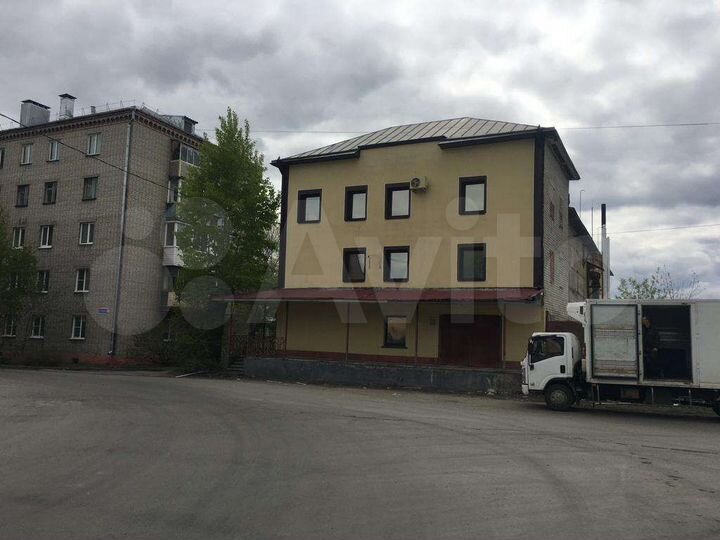 Здание, 300 м²