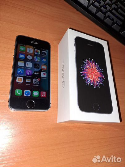 iPhone SE, 32 ГБ