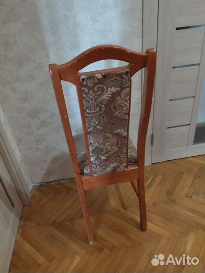 Стул деревянный